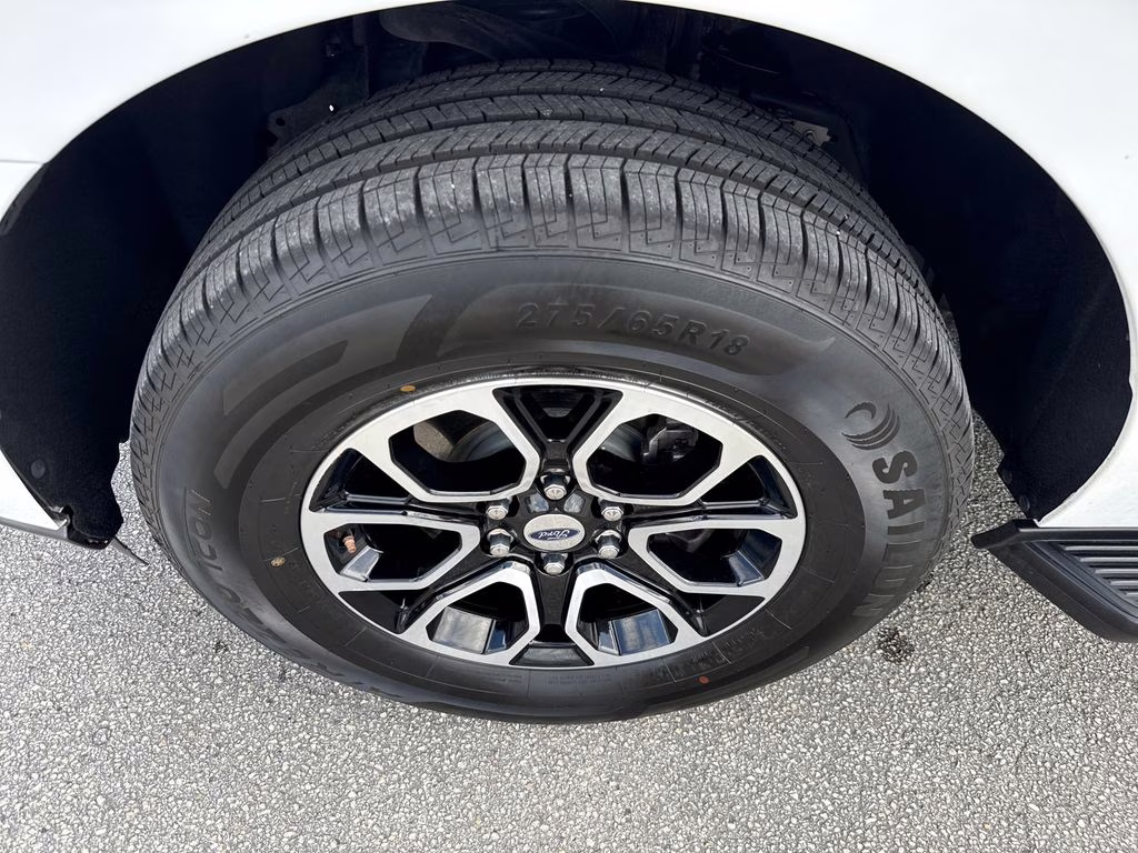 2024 Oxford White Ford Expedition Max XLT 4X4 SUV