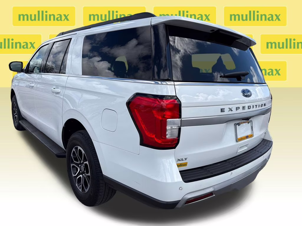 2024 Oxford White Ford Expedition Max XLT 4X4 SUV