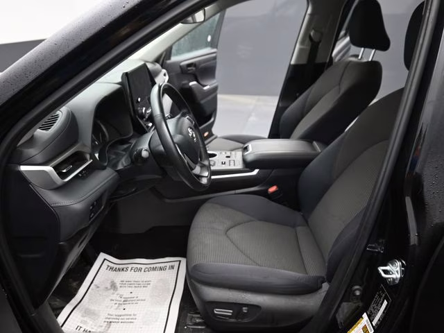 2024 Midnight Black Metallic Toyota Highlander LE AWD SUV