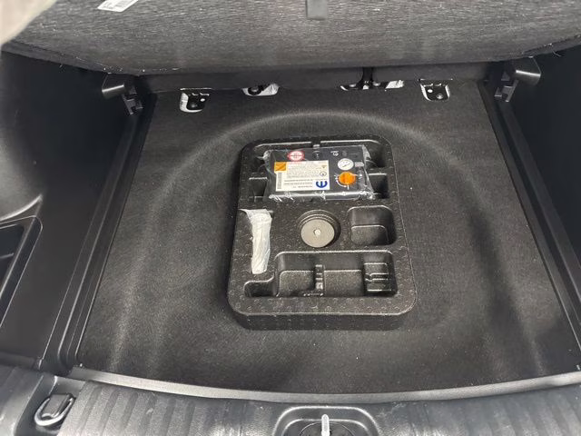 2025 Bright White Clearcoat Jeep Compass Limited 4X4 SUV