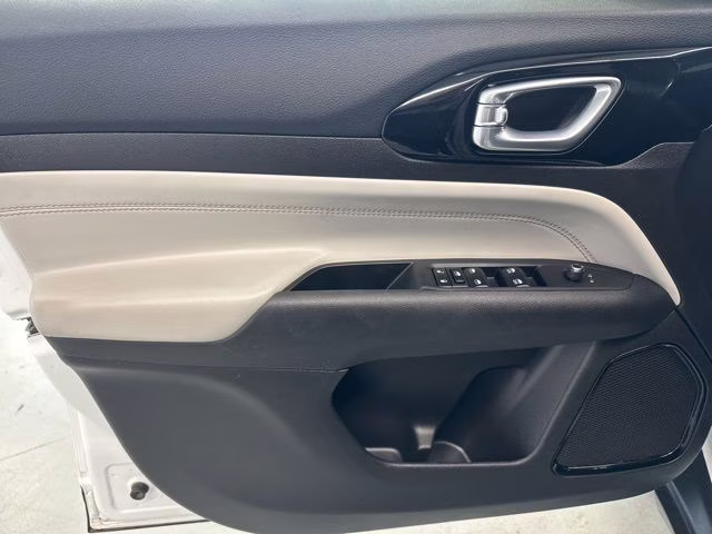 2025 Bright White Clearcoat Jeep Compass Limited 4X4 SUV