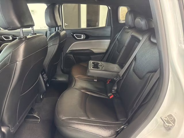 2025 Bright White Clearcoat Jeep Compass Limited 4X4 SUV