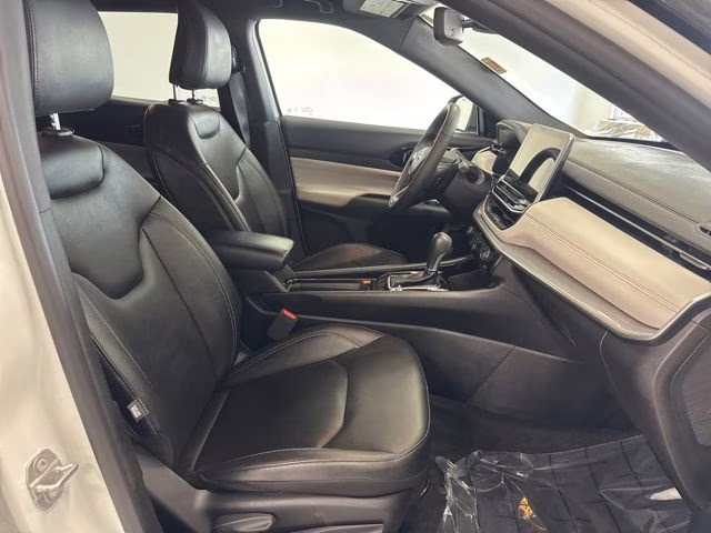 2025 Bright White Clearcoat Jeep Compass Limited 4X4 SUV