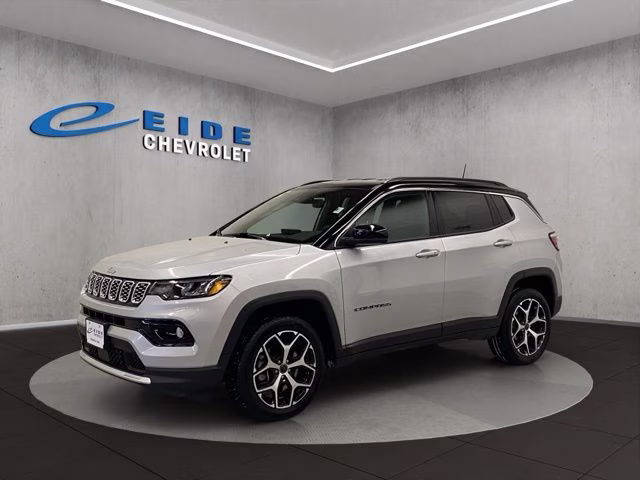 2025 Silver Zynith Metallic Clearcoat Jeep Compass Limited 4X4 SUV