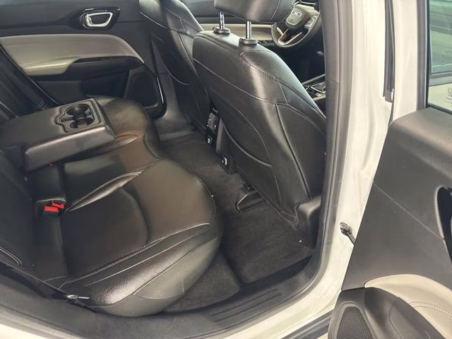 2025 Bright White Clearcoat Jeep Compass Limited 4X4 SUV