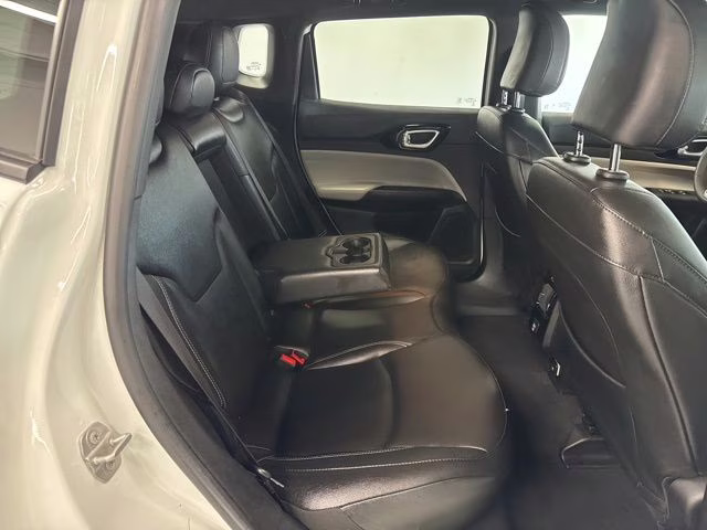 2025 Bright White Clearcoat Jeep Compass Limited 4X4 SUV