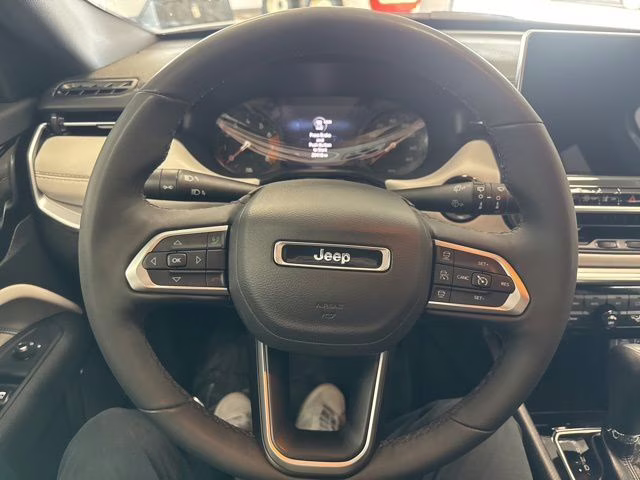 2025 Bright White Clearcoat Jeep Compass Limited 4X4 SUV