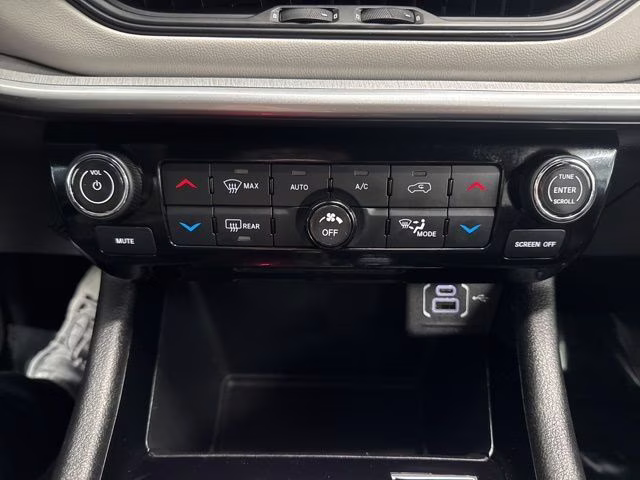 2025 Bright White Clearcoat Jeep Compass Limited 4X4 SUV