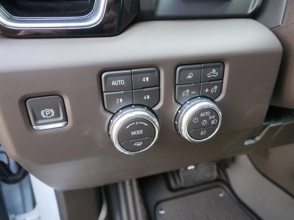 2026 Glacier White Tricoat GMC Sierra 3500HD Denali 4X4 Truck