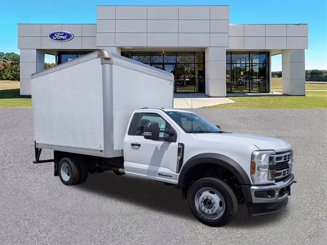 2026 Oxford White Ford Super Duty F-550 DRW XL 4X4 Truck