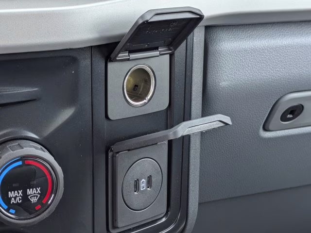 2026 Oxford White Ford Super Duty F-550 DRW XL 4X4 Truck