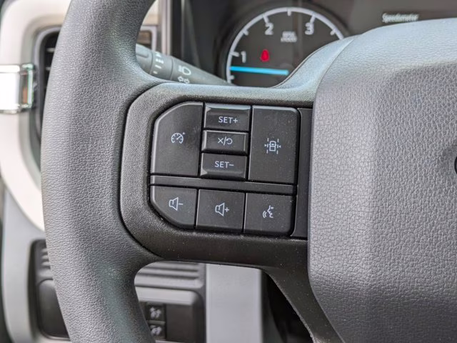 2026 Oxford White Ford Super Duty F-550 DRW XL 4X4 Truck