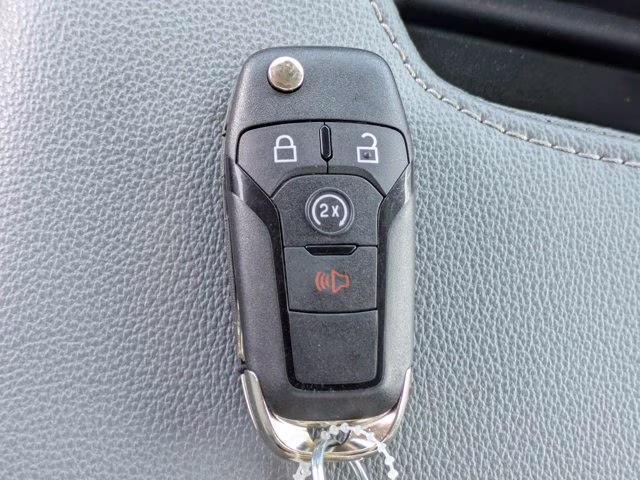 2026 Oxford White Ford Super Duty F-550 DRW XL 4X4 Truck