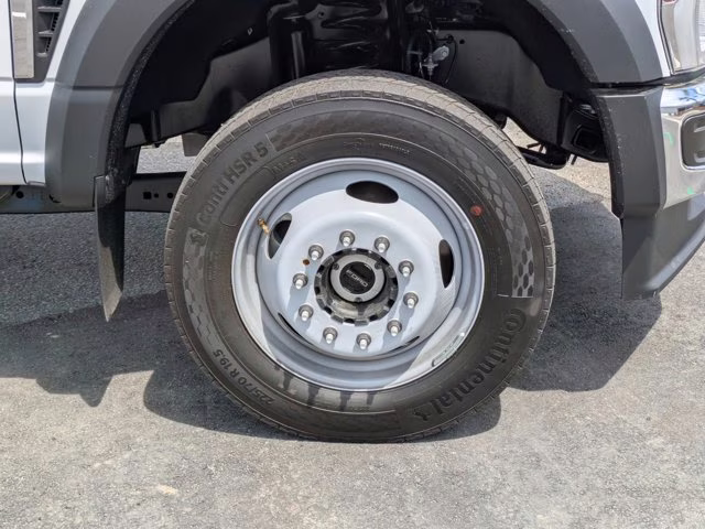 2026 Oxford White Ford Super Duty F-550 DRW XL 4X4 Truck