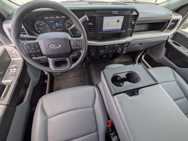 2026 Oxford White Ford Super Duty F-550 DRW XL 4X4 Truck