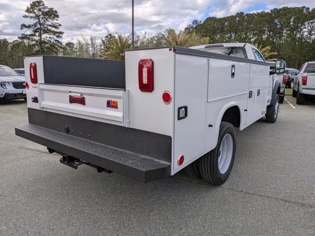 2026 Oxford White Ford Super Duty F-550 DRW XL 4X4 Truck
