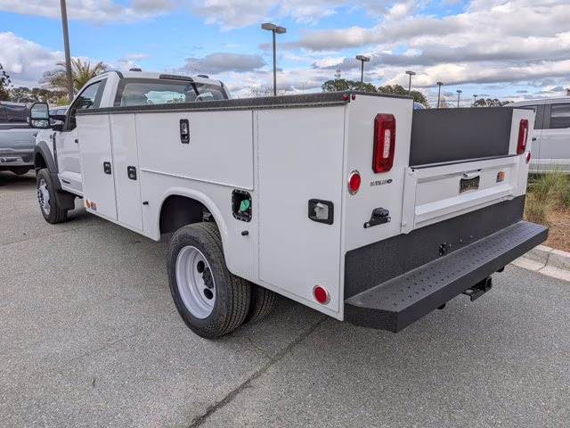 2026 Oxford White Ford Super Duty F-550 DRW XL 4X4 Truck