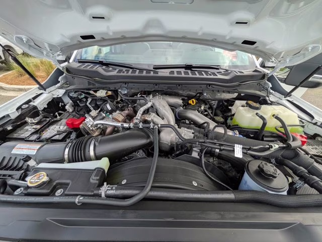 2026 Oxford White Ford Super Duty F-550 DRW XL 4X4 Truck