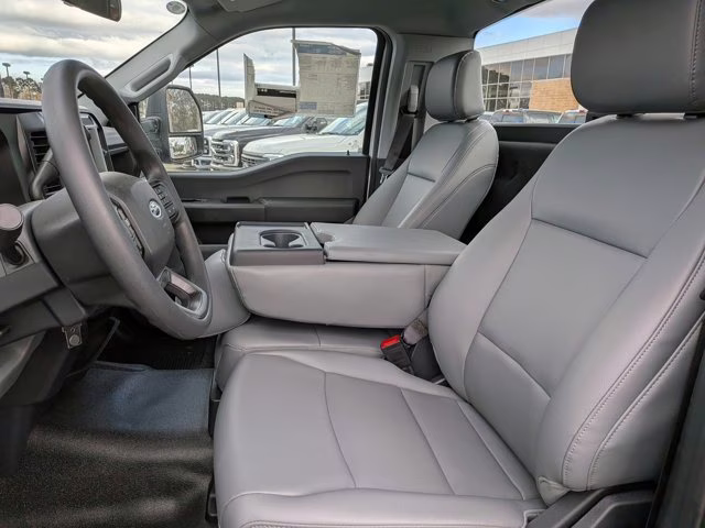 2026 Oxford White Ford Super Duty F-550 DRW XL 4X4 Truck