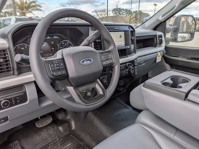 2026 Oxford White Ford Super Duty F-550 DRW XL 4X4 Truck