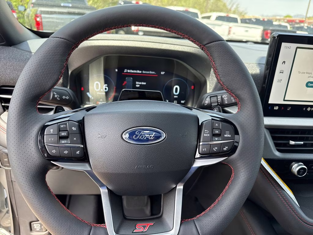 2026 White Ford Explorer ST RWD SUV