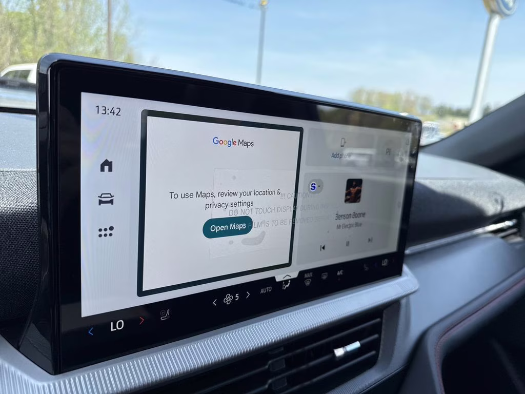 2026 White Ford Explorer ST RWD SUV