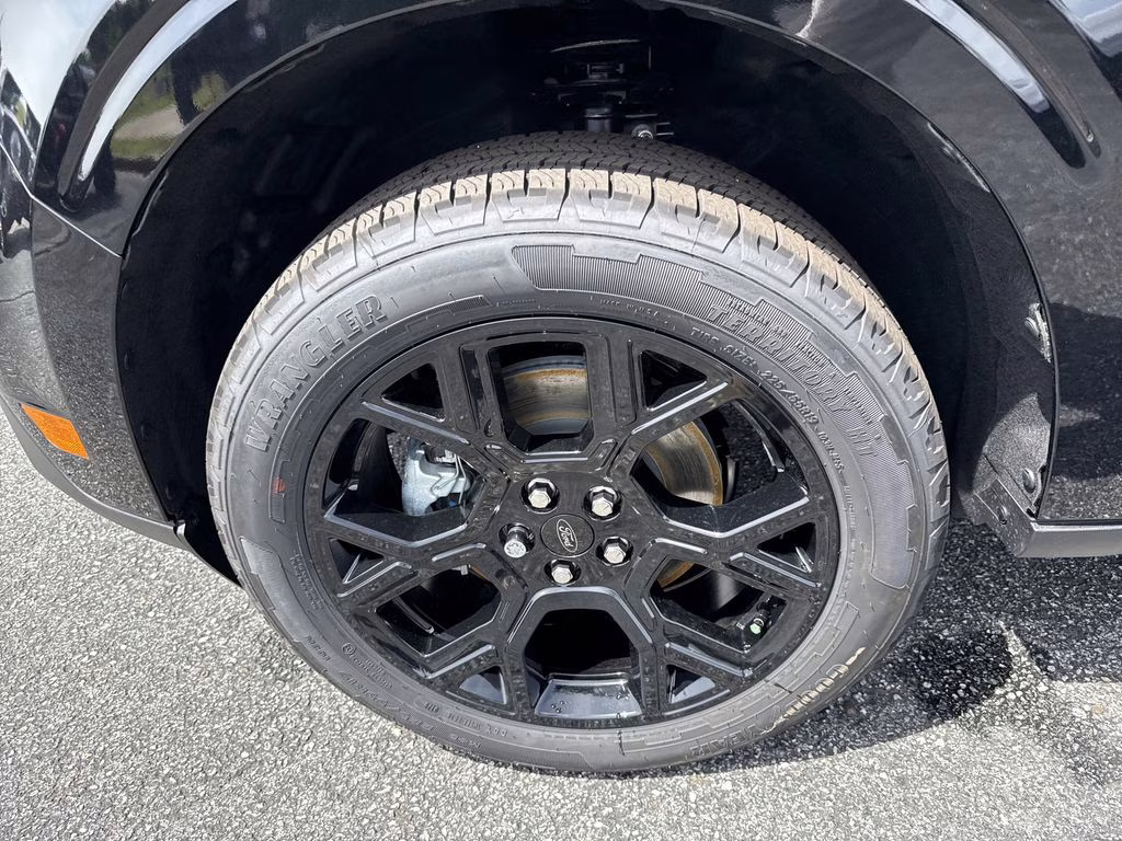 2026 Shadow Black Ford Maverick Lariat AWD Truck