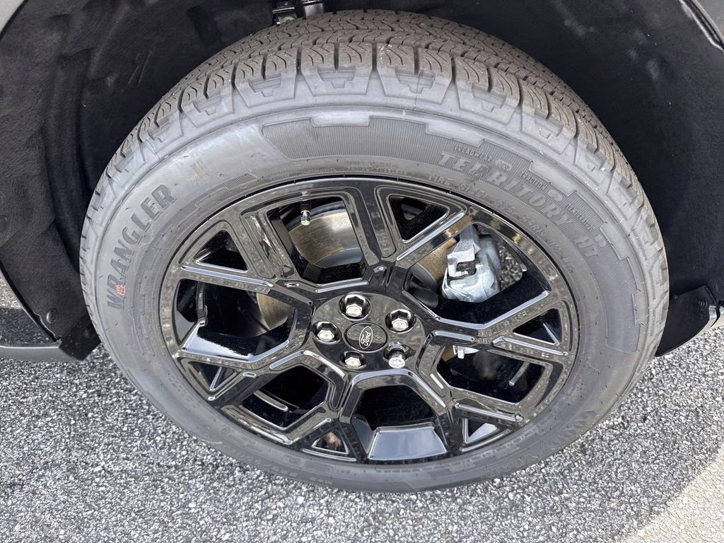 2026 Shadow Black Ford Maverick Lariat AWD Truck