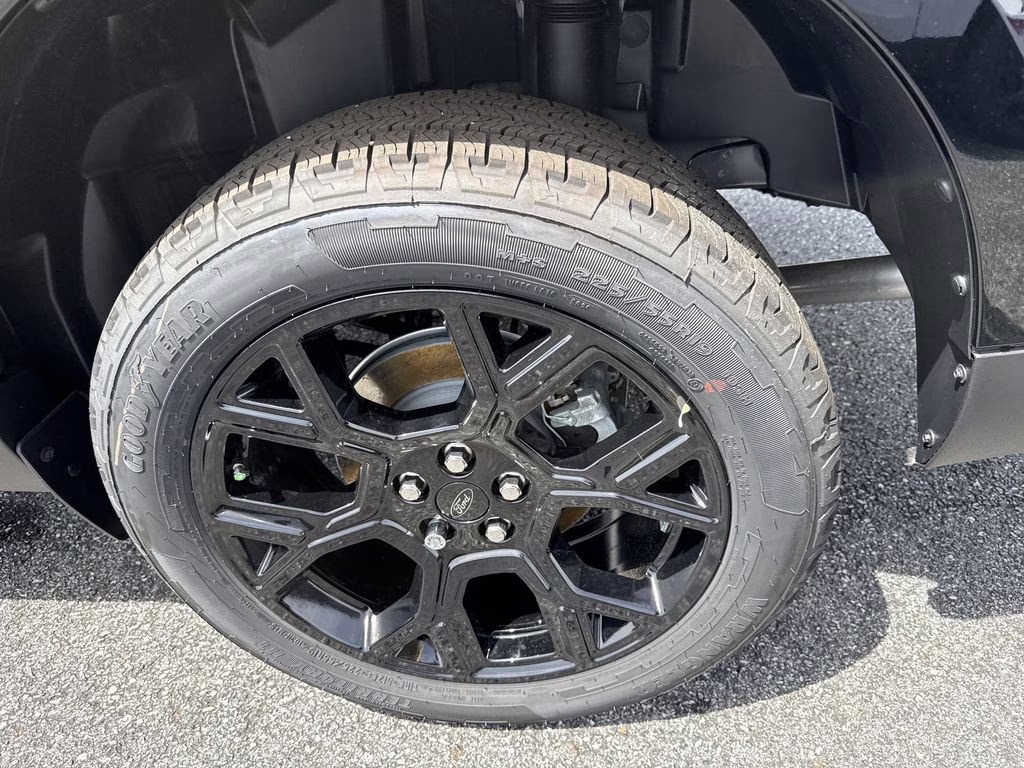 2026 Shadow Black Ford Maverick Lariat AWD Truck