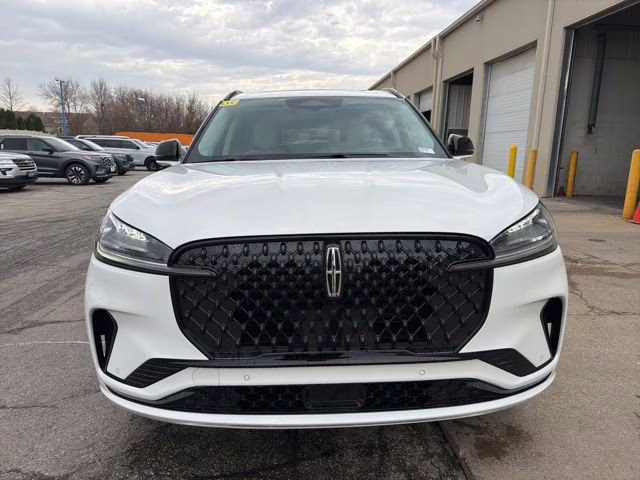 2026 Pristine White Metallic Tri-Coat Lincoln Aviator Premiere AWD SUV