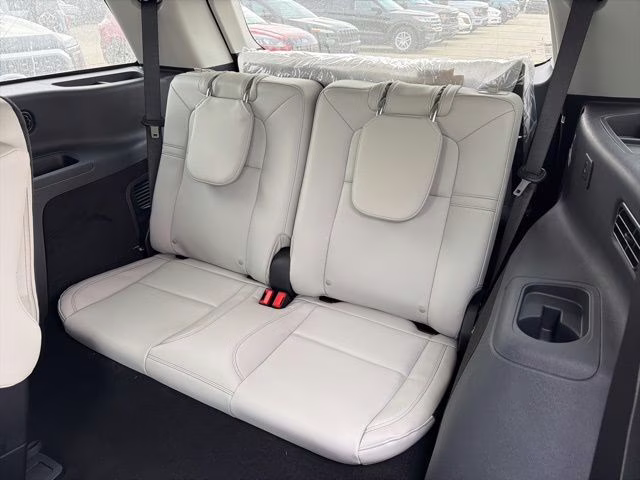 2026 Pristine White Metallic Tri-Coat Lincoln Aviator Premiere AWD SUV