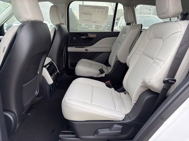 2026 Pristine White Metallic Tri-Coat Lincoln Aviator Premiere AWD SUV