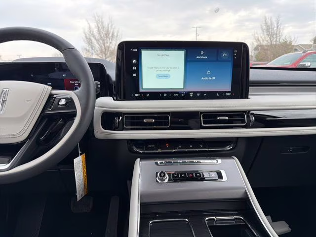 2026 Pristine White Metallic Tri-Coat Lincoln Aviator Premiere AWD SUV