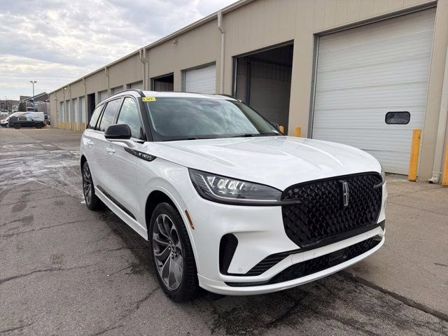 2026 Pristine White Metallic Tri-Coat Lincoln Aviator Premiere AWD SUV