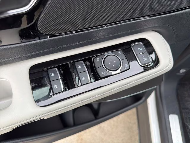 2026 Pristine White Metallic Tri-Coat Lincoln Aviator Premiere AWD SUV