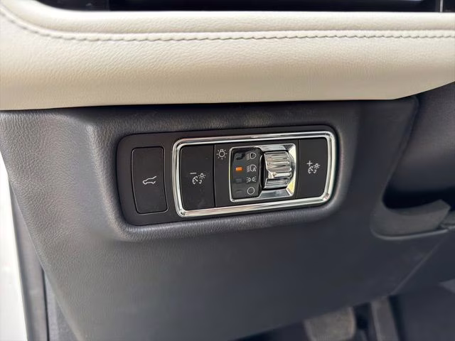 2026 Pristine White Metallic Tri-Coat Lincoln Aviator Premiere AWD SUV