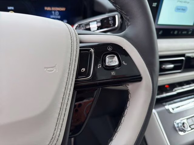 2026 Pristine White Metallic Tri-Coat Lincoln Aviator Premiere AWD SUV