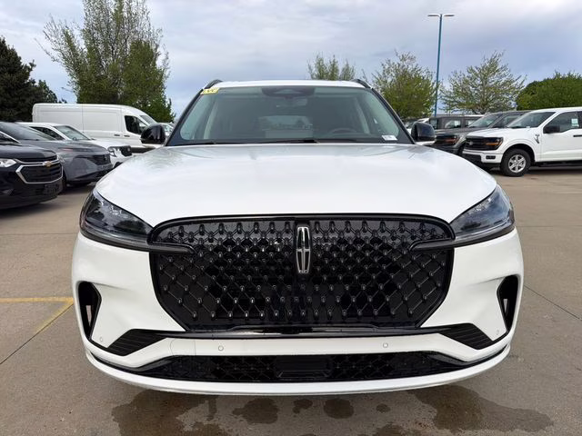 2026 Pristine White Metallic Tri-Coat Lincoln Aviator Premiere AWD SUV