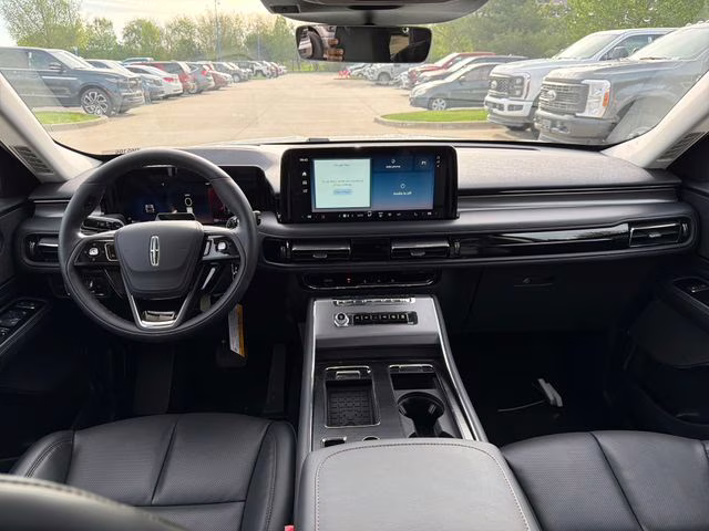 2026 Pristine White Metallic Tri-Coat Lincoln Aviator Premiere AWD SUV