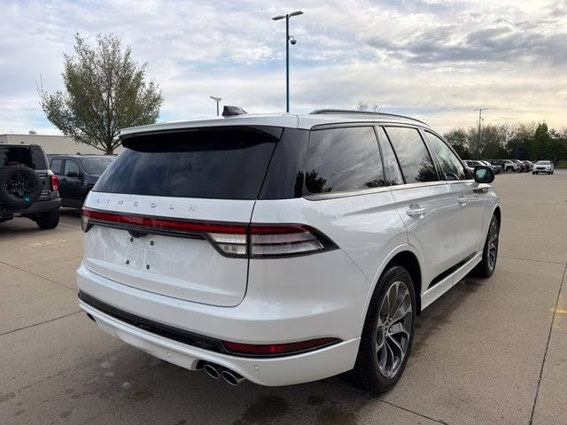 2026 Pristine White Metallic Tri-Coat Lincoln Aviator Premiere AWD SUV