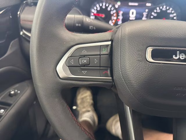 2025 Silver Zynith Metallic Clearcoat Jeep Compass Trailhawk 4X4 SUV