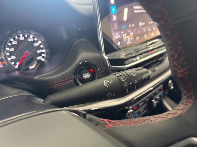 2025 Silver Zynith Metallic Clearcoat Jeep Compass Trailhawk 4X4 SUV