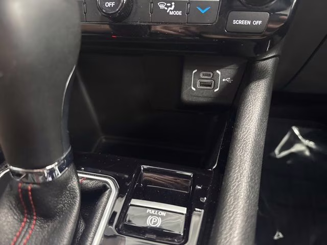 2025 Silver Zynith Metallic Clearcoat Jeep Compass Trailhawk 4X4 SUV