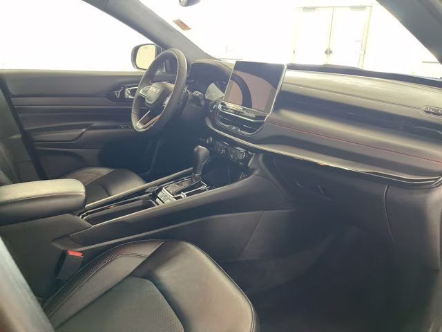 2025 Red Hot Pearlcoat Jeep Compass Trailhawk 4X4 SUV