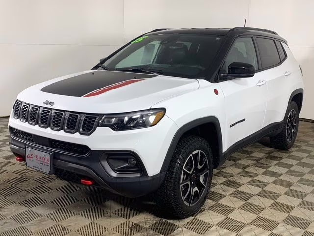 2025 Bright White Clearcoat Jeep Compass Trailhawk 4X4 SUV