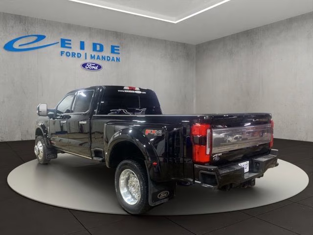 2025 Agate Black Metallic Ford Super Duty F-450 DRW Platinum 4X4 Truck