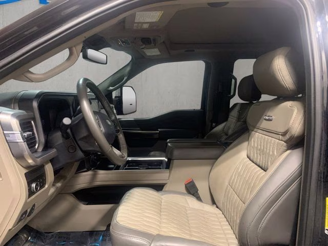 2025 Agate Black Metallic Ford Super Duty F-450 DRW Platinum 4X4 Truck