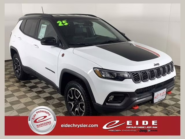 2025 Bright White Clearcoat Jeep Compass Trailhawk 4X4 SUV
