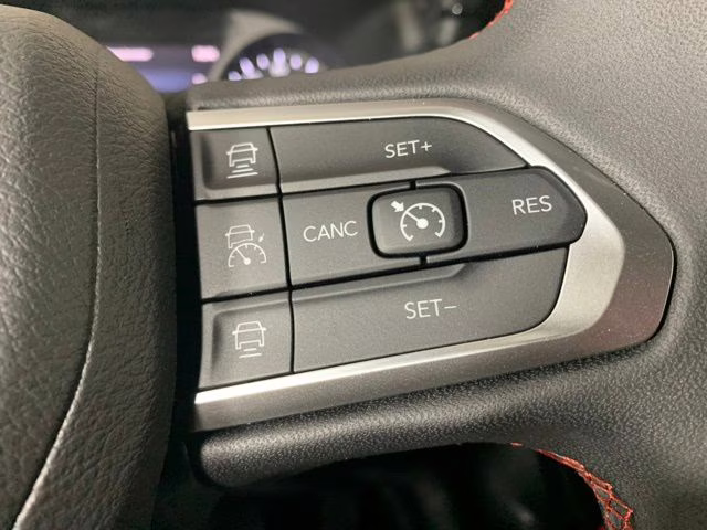 2025 Bright White Clearcoat Jeep Compass Trailhawk 4X4 SUV