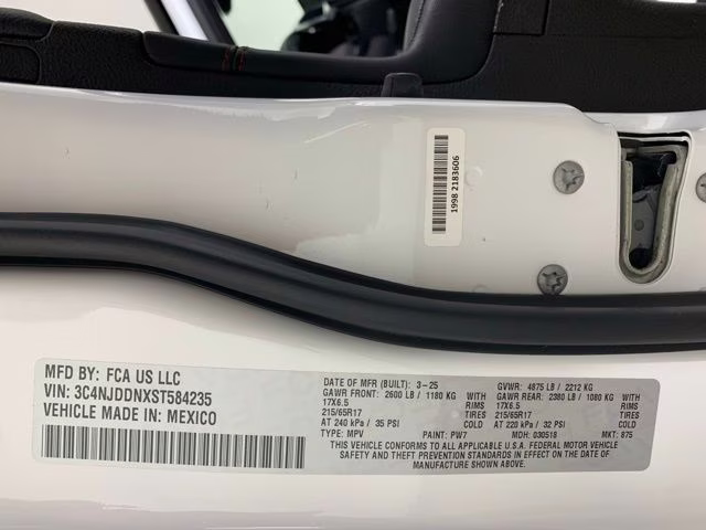 2025 Bright White Clearcoat Jeep Compass Trailhawk 4X4 SUV